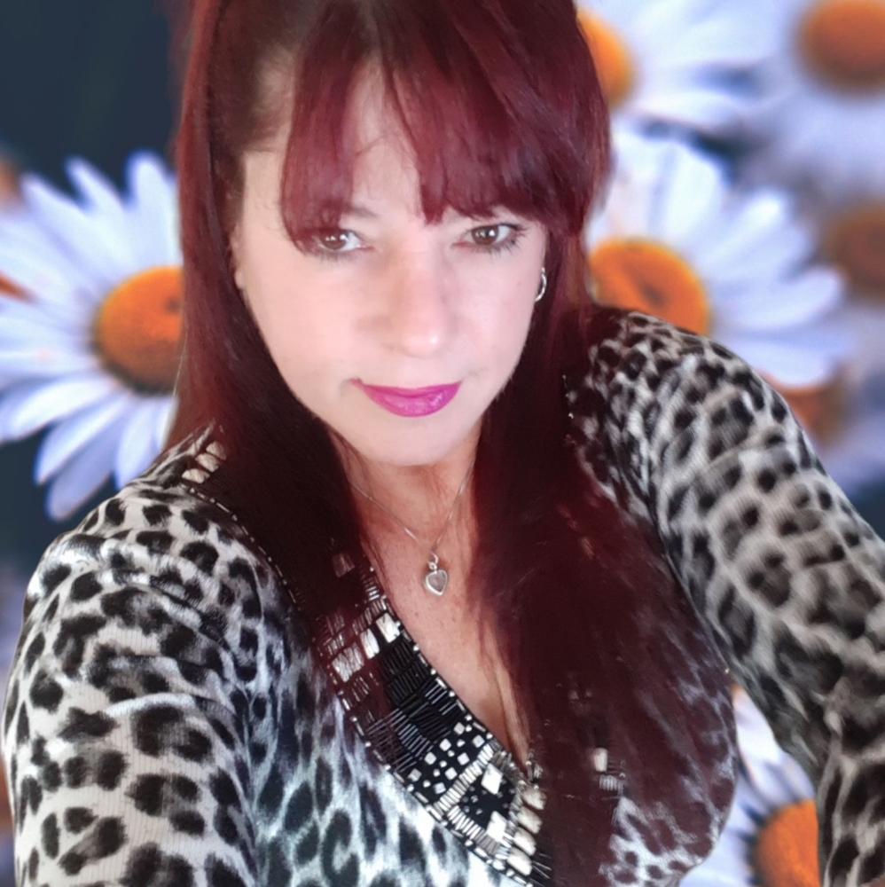 Meet your Posher, Tania